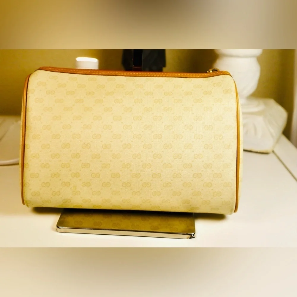 “Host Pick” GUCCI 1970’s Vintage Pouch - Micro GG Canvas Print in Beige